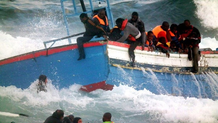 Καρχαρίες έφαγαν παράνομους μετανάστες στη Μεσόγειο
